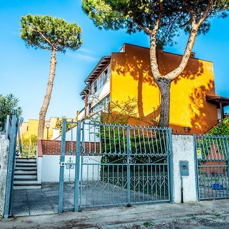 Agenzia Vear Sabrina 11B Villa Lido delle Nazioni Bagian luar foto